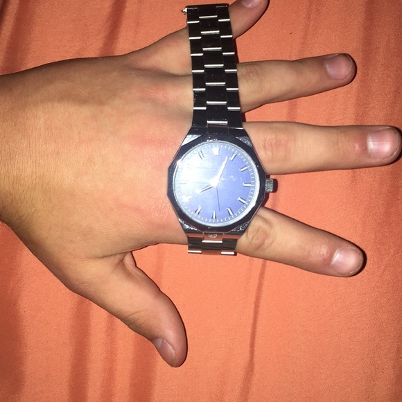 Watch - Picture 4 of 4